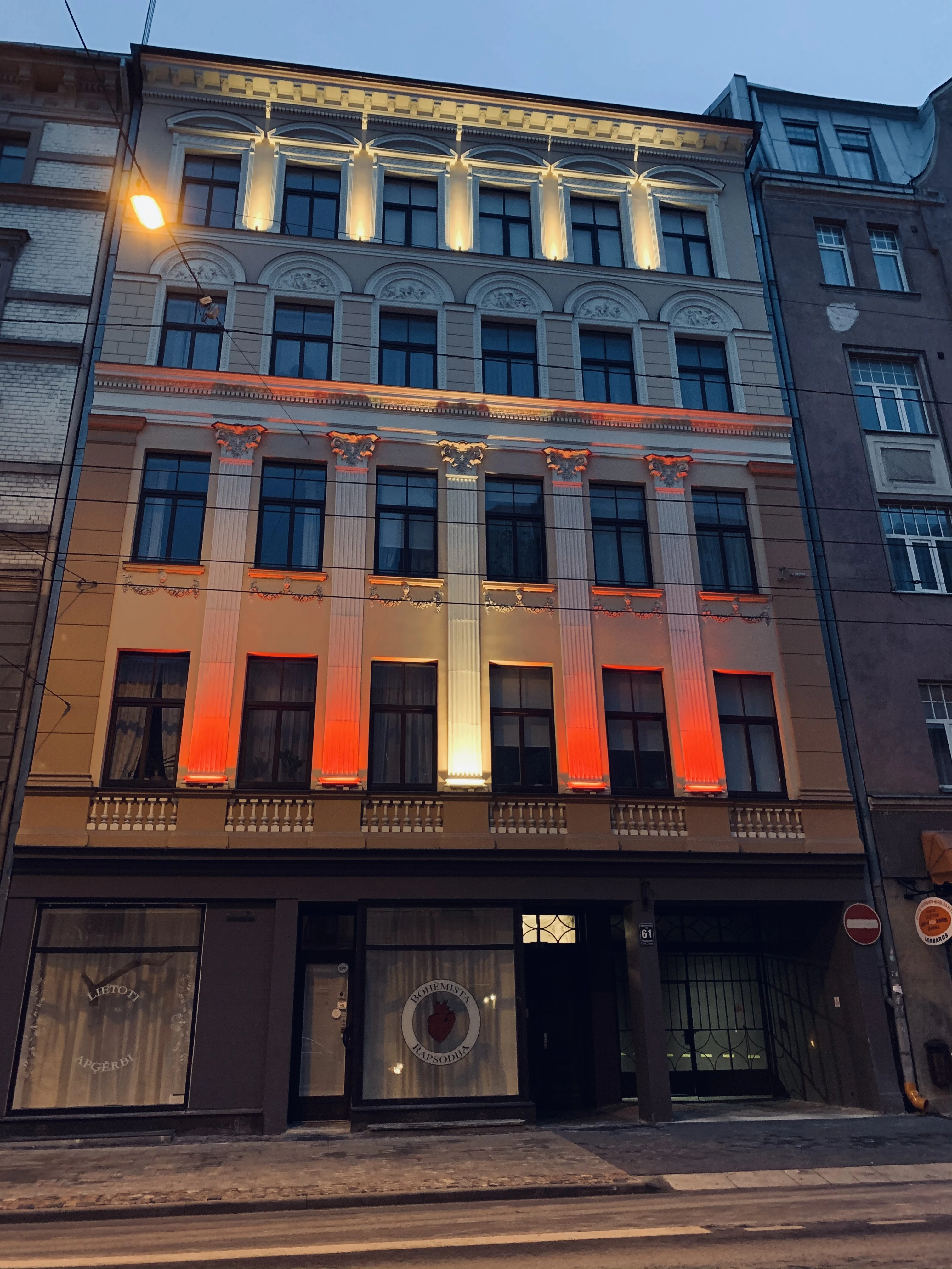 A.Čaka iela 61, Rīga