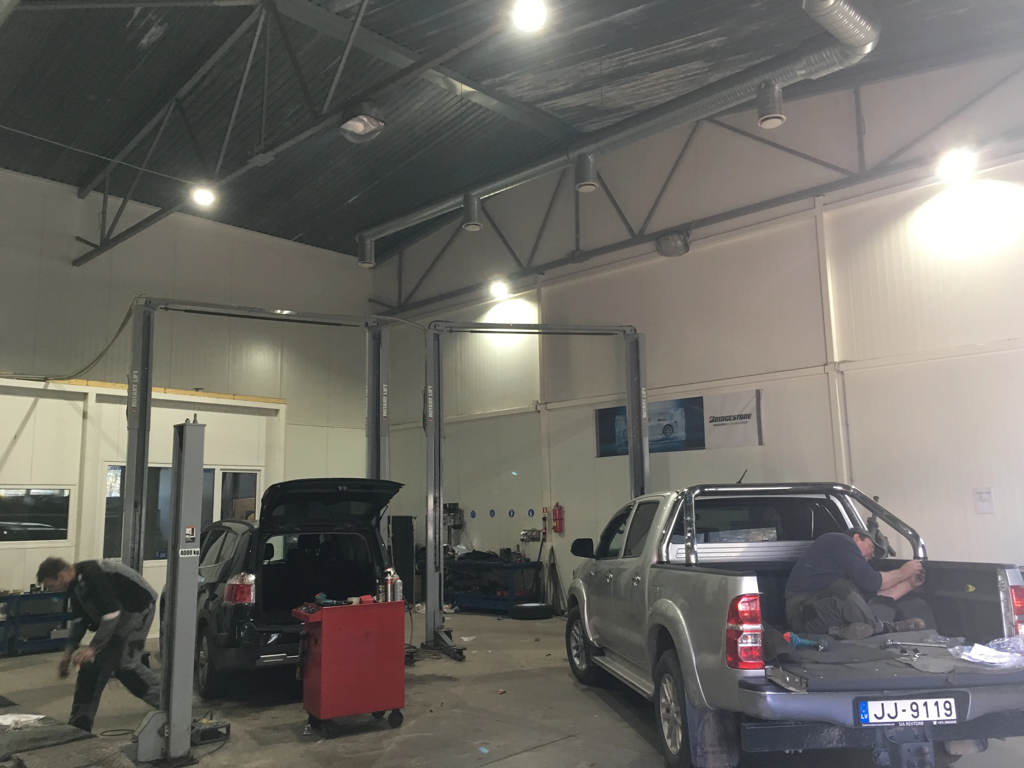 Auto veikals-serviss Maskavas ielā, Rīgā