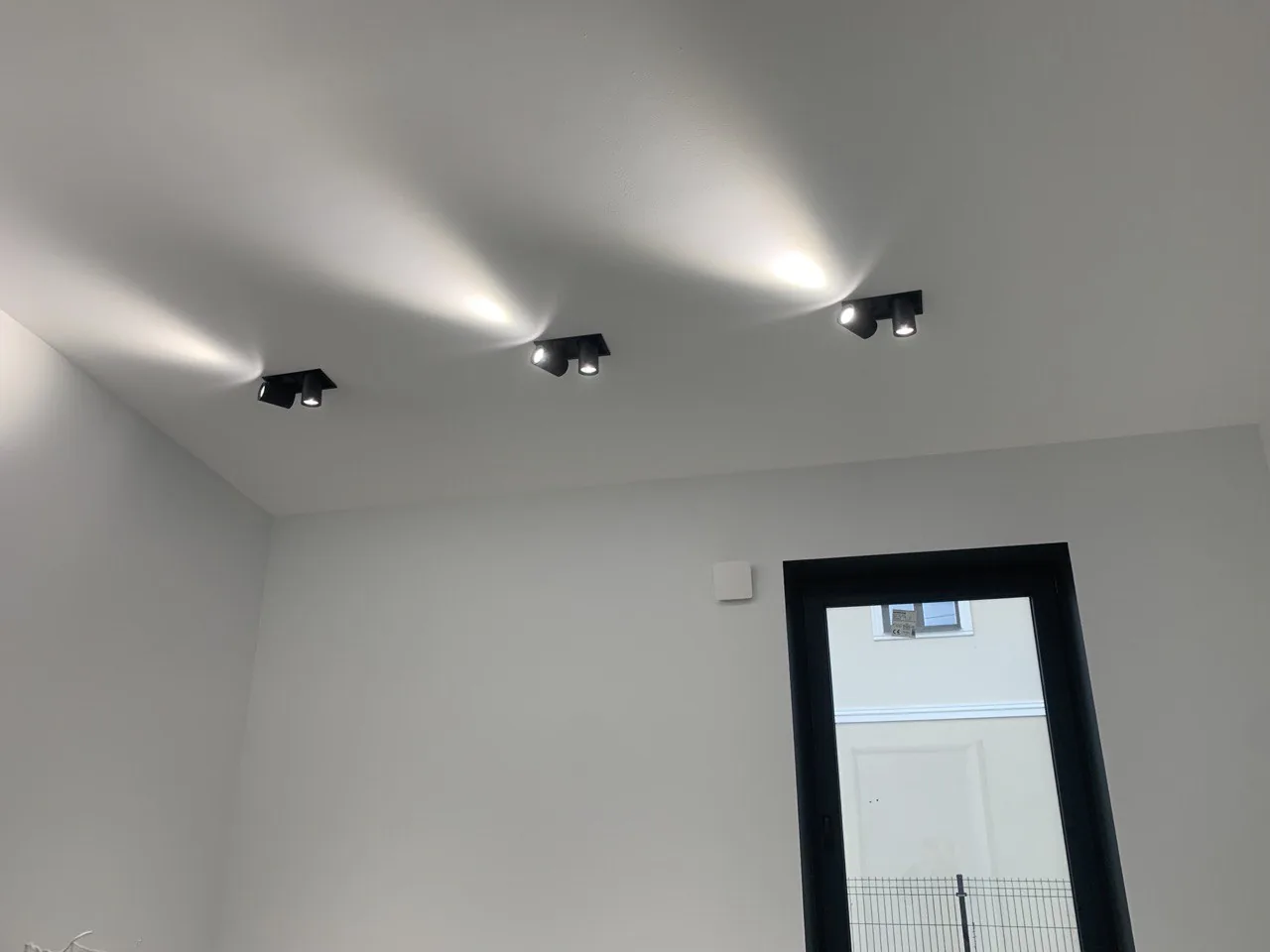 Magnētiskais LED Apgaismojums Privātmājai, Rīgā — 3