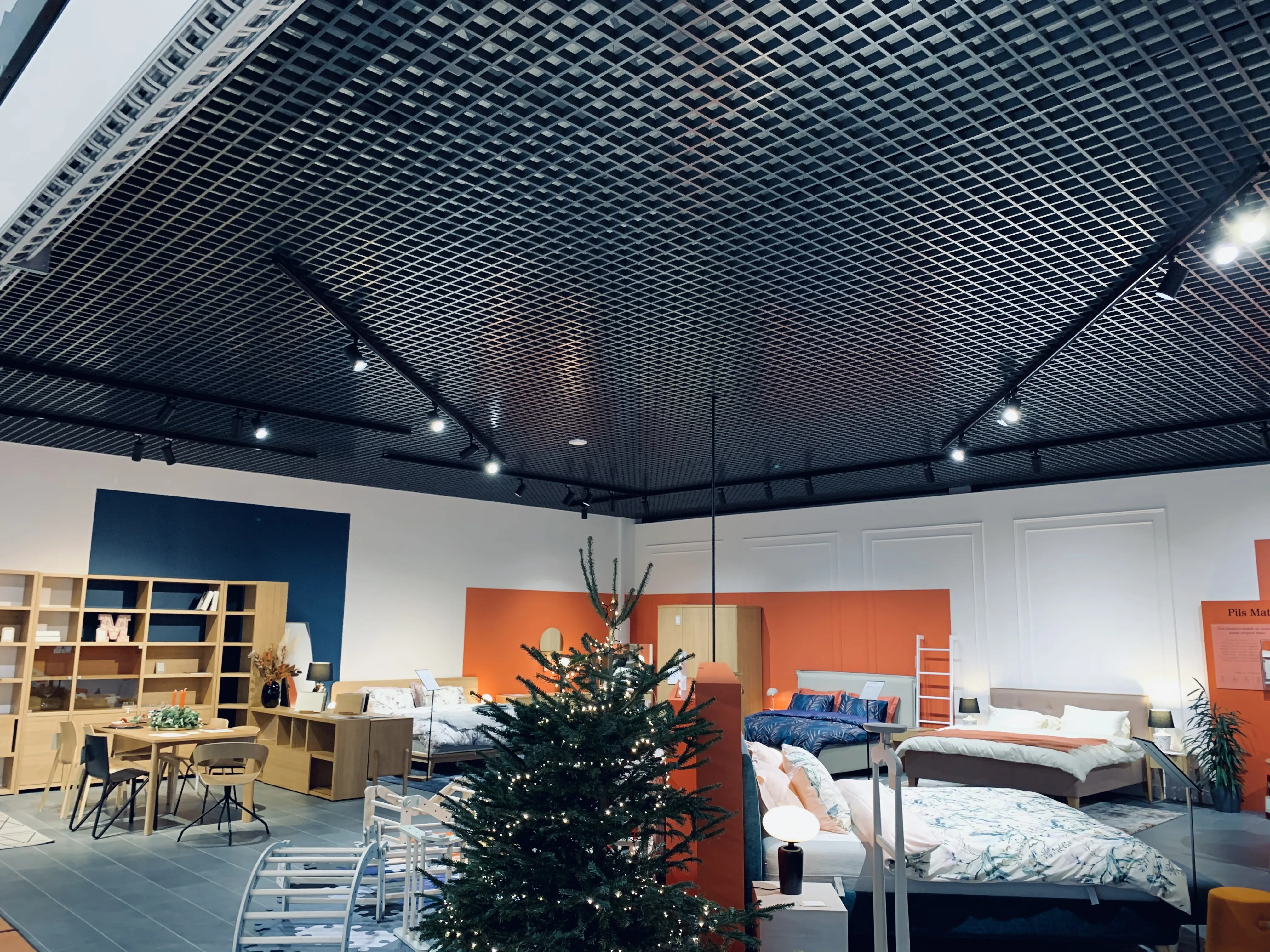 Nakts Mēbeles, TC Saga — 3